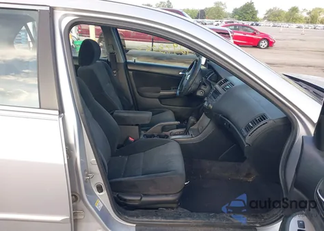 2005 Honda Accord 2.4 Ex z USA, uszkodzony, nr VIN 1HGCM56745A093949